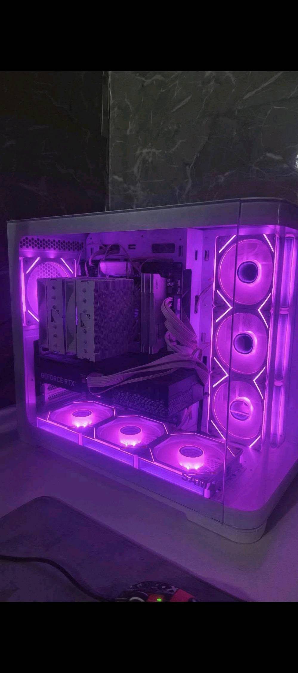 المواصفات
R5 7600x
ram 32g ddr5 6000hz
RTX5070ti 
ssd 1t m. 2 
Asus prim B650-plus
power supply 850 gold white 
Rt620 argb هوائي
Sama كيس لون ابيض زجاج يستقبل 10 مراوح

مستعمل نضيف جداا
سعره 2.500.000 قفل متوفر توصيل لجميع العراق مجاني
للتواصل ***********