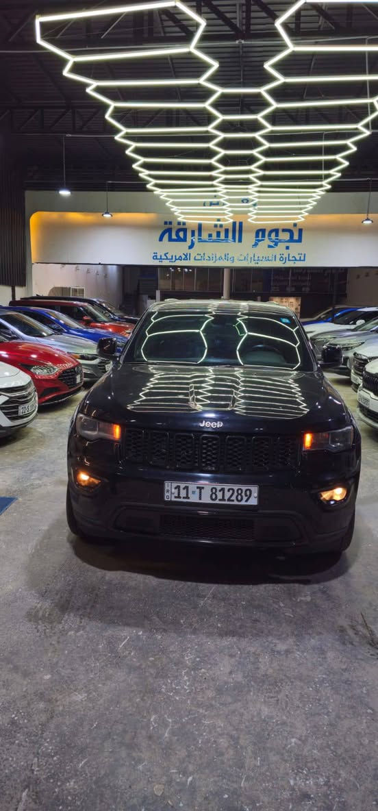 السلام عليكم اول شي نذكر رسول الله وأل بيته.
السياره جيب شيروكي وارد امريكي .
الوان: سود .
محرك السياره : 3600.
السياره رقمه بغداد .
عداد المسافه 100الف ميل
موديل السياره2017.
حادثه : جاملغ وبنيد وباب صبغ .
مواصفاتها. تحكمت استيرن قياده ذاتيه عداد تحديد السرعه  كامره ليليه شاشه كبيره  فول بلاك توب رادار خلفي وجانبي فول ما عده الفتحه  .
 صاحب المعرض .علي الكرعاوي.                                                                               رقم المعرض:***********. سعر السياره 190وبيه مجال
