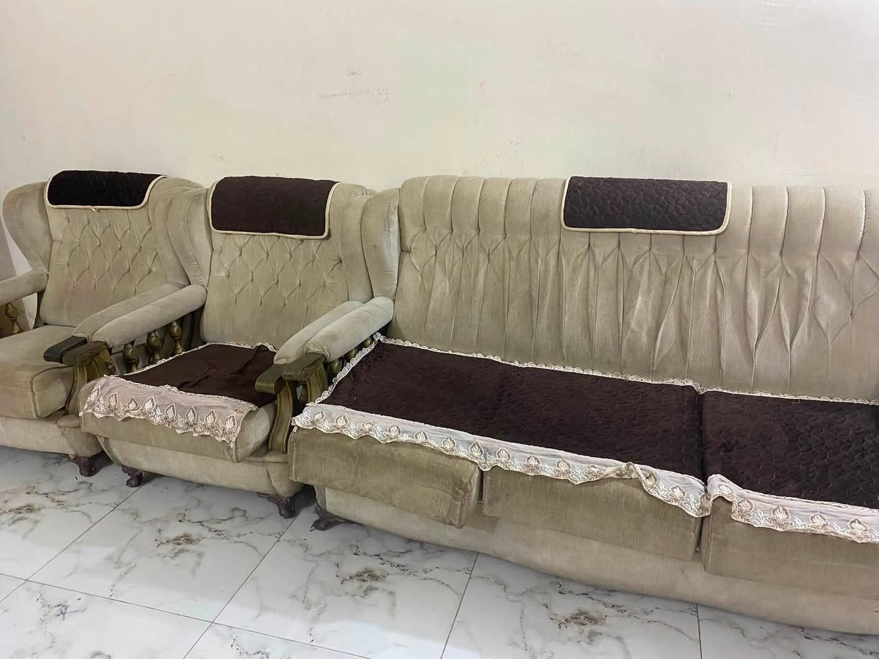 � للبيع – تخم قنفات (10 مقاعد)

🛋️ تخم قنفات نظيف بحالة جيدة، عدد المقاعد 10.

✅ يحتاج فقط رجلين (2).
✅ يحتاج غسيل ويرجع شكله ممتاز.
💰 السعر: 200 ويوجد مجال بسيط بالسعر للجادين.

📍المعاينة متوفرة.
📩 للتواصل على الخاص


**إذا كنت صاحب هذا الإعلان وتريد حذفه لأي سبب، رجاءا أرسل رسالة إلى الدعم الفني**