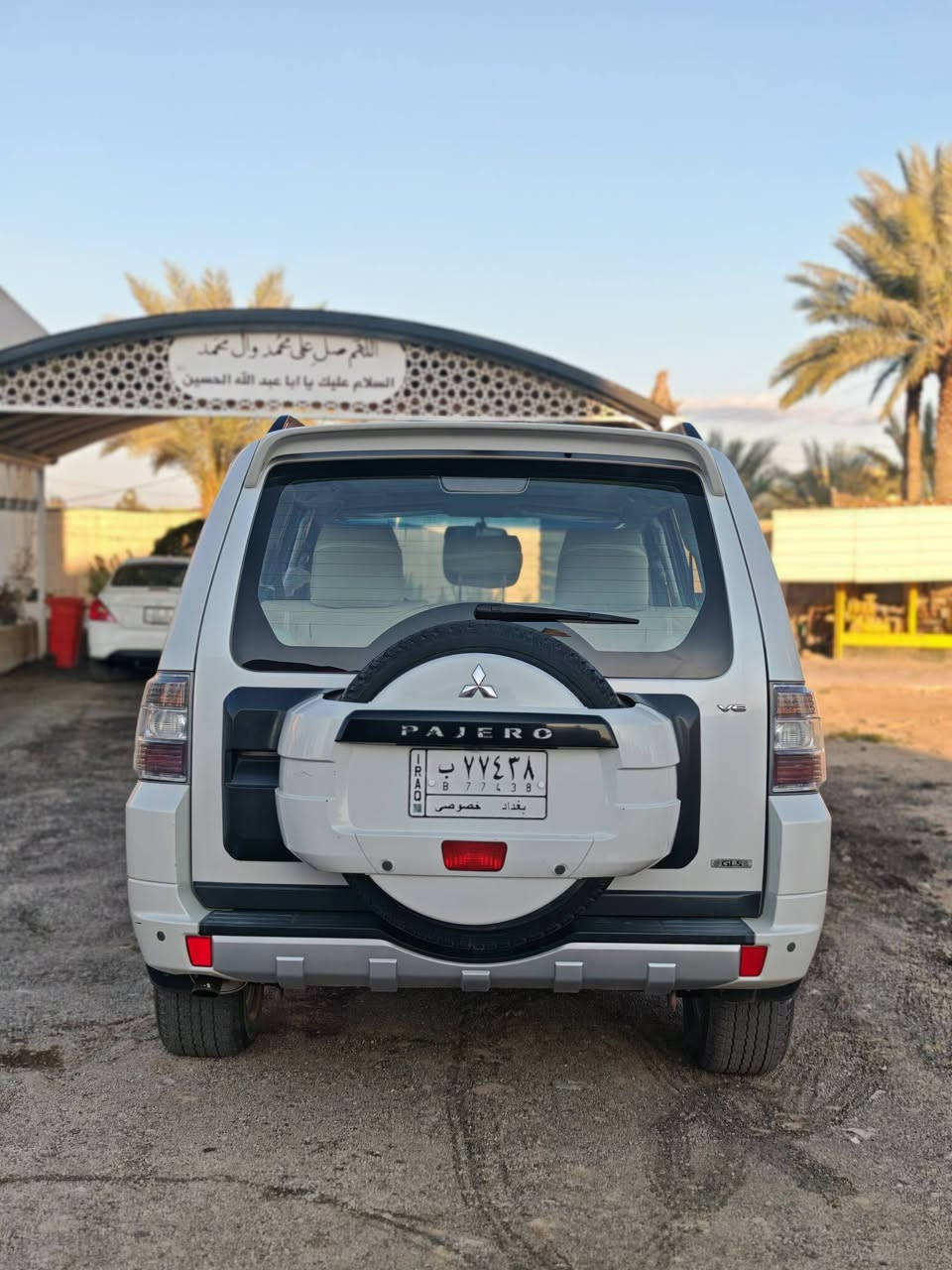 باجيرو 2014 حبتور لون صدفي
فول مواصفات الحبتور اعلى فئة بالباجيرو  
رقم بغداد باسمي تحويل ثاني يوم
سياره كفاله عامة
المواصفات:
فتحه طكتين 
داخل جلد 
كشنات  كهرباء 2
دمامات حبتور 
علامه حبتور 
دبل تحكم ستيرن 3
ويل 17 
لايت هيلوجين اصفر اصلي
زراك لايت 
بكلايت ضبابي
داخل صاج 
ستيرن صاج
7راكب 
فوريل 
مري شفط 
ثلاجة بل جكمجه
قرص جنجر 6 اقرص 
8 ايرباك 
محرك 3500/6
حساس خلفي 
كامرة
اشاير بل مري 
مكان السيارة بغداد
للاستفسار *********** او تساب 

السعر: 200 ورقة وبيها مجال
