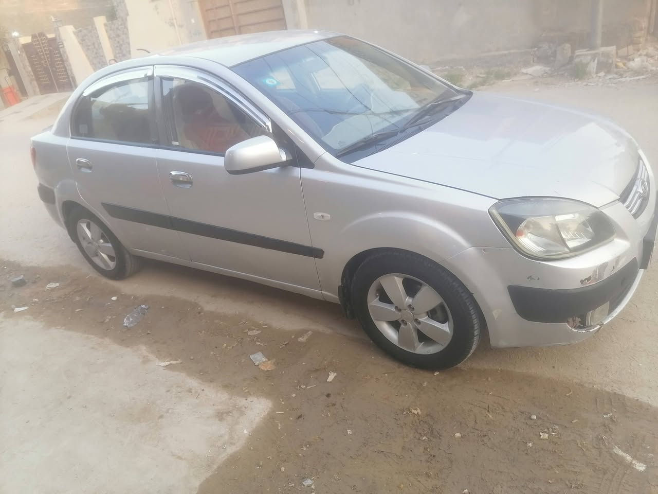 السلام عليكم كيه برايد موديل 2009 خليجي بيها طخه جاملغ امامي عكس السايق  السياره كير محرك صدر خير من الله شاشه كامره منضومه زنون عالي ناصي كهربايات كلها فول تتفهه كشنان  السياره  خير من الله جاهزه كبل للشارع سنويه لل 27 تخم تاير تخم ويل السياره جاهزه مكانها الفلوجه  السعر 70 وبيها مجال للستفسار *********** *********** او مراوس وانطي فرق
