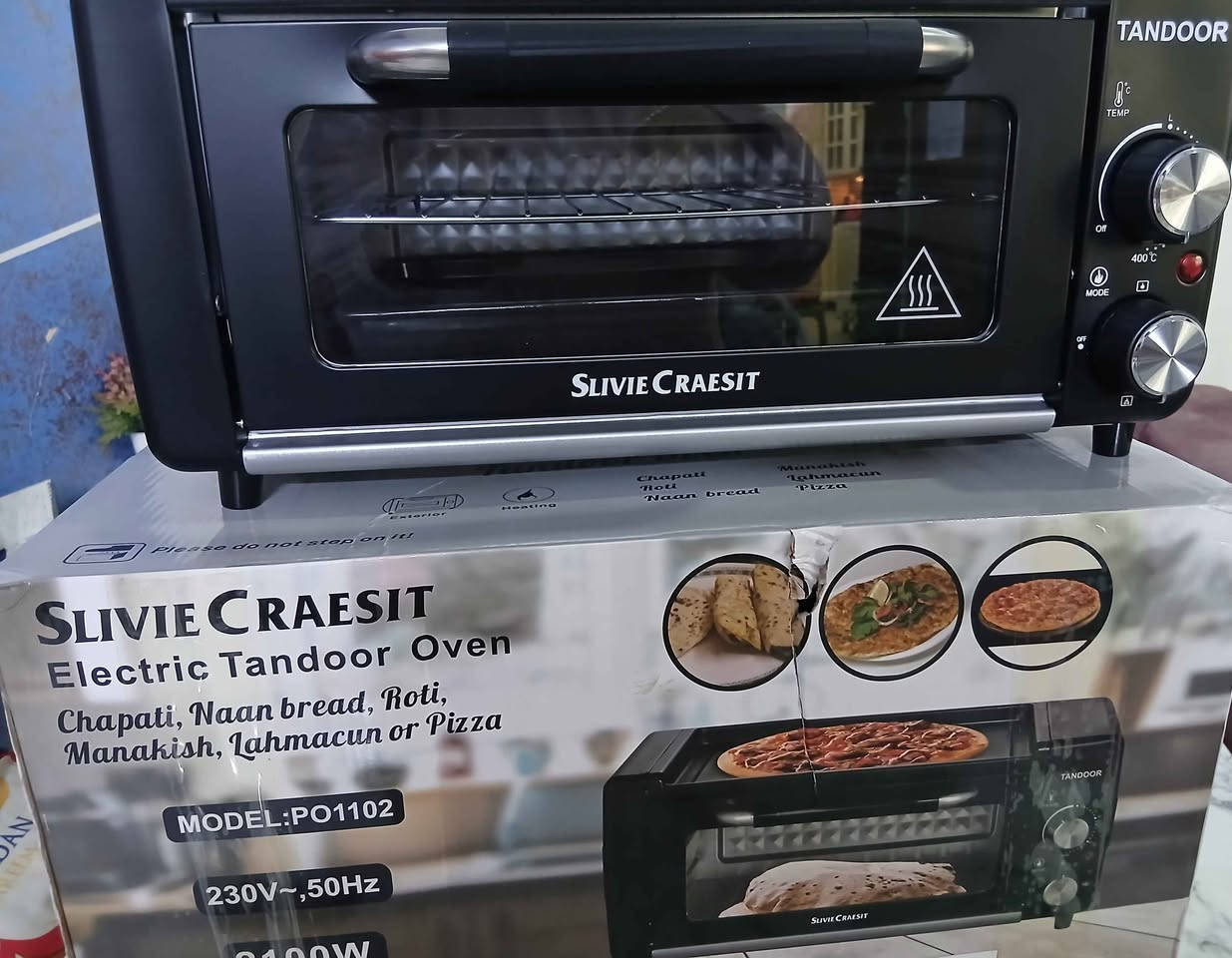 فرن تندوري الماني ماركة سلفر كرست 

🔥 فرن تنور كهربائي 2100 واط 🔥
ماركة Slivie Craesit
✔️ حرارة قوية توصل لـ 250 درجة
✔️ مناسب للخبز، الصمون، النان، البيتزا والمناقيش
✔️ عناصر تسخين علوي وسفلي
✔️ تايمر مع جرس تنبيه
✔️ باب زجاج حراري آمن
✔️ يجي وياه صينية + شبك + ملقط + ملعقة بيتزا
⚡ قدرة 2100واط
📦 متوفر توصيل
🛡 ضمان سنة
سعر مناسب وجودة ممتازة 
👌السعر 65الف 
للحجز والمراسلة خاص 📩
للحجز واتساب *********** بغداد, العراق
