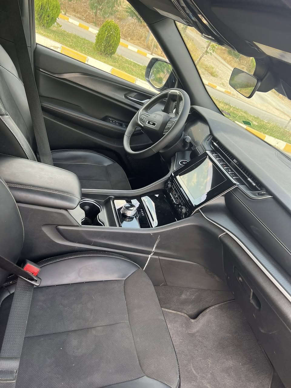 Jeep grand Cherokee 2025نيوه ى بؤنيدى بؤياخه به بى ناوگرتن و شانسى مايل ريشتوه 7سعر ٢٩٥گه لا و مه عمه له ٣مانگ كاتى له گه ل دايه ٧نه فه رييه ره قه م موبايل ***********
