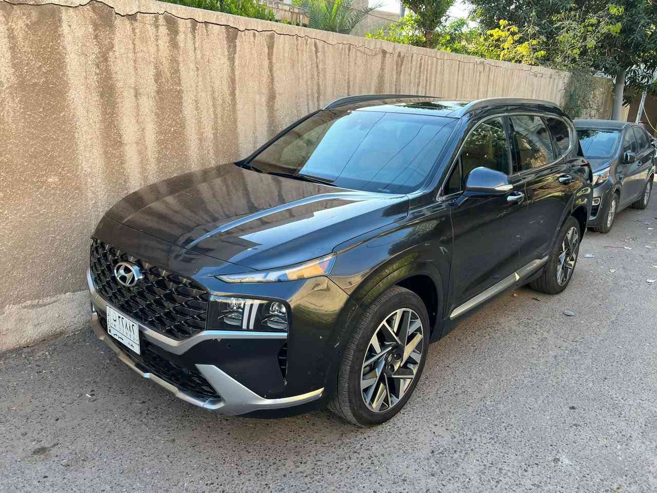 السلام عليكم
سنتافي 2022
السعر ٢٤٠ 
وار امريكي حادثها مرضح بالصور جاملغ وبنيد 
رقم بغداد باسمي 
فول مواصفات للاخير 
محرك ٢٥٠٠تيربو 
مكان بغداد ***********
