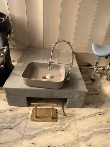 السلام عليكم اغراض للبيع للاستفسار مراسله رقم الوتساب***********
