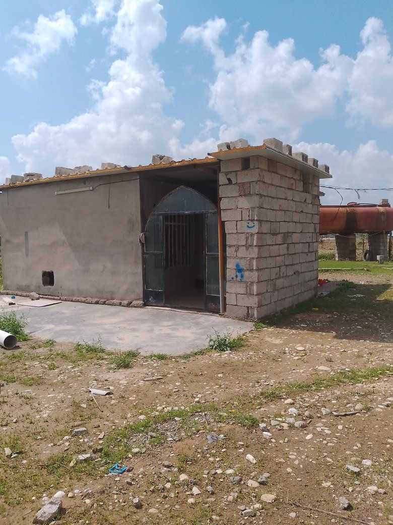 مزرعة للبيع زراعي مساحة اكثر من ٣ دوانم في كركوك طريق ليلان خلف معمل غاز جوه مسافه بيها بيت صغير مع خضيره خاصه لتربيه عجول وبئر ماء وكهرباء وطني مزرعه مسيجه سعره ٣٥ مليون بيها مجال للمزيد من المعلومات اتصال على رقم مبايل *********** او زياره موقع مكتب في كركوك حي عسكري مقابل بنزين خانه جهان
