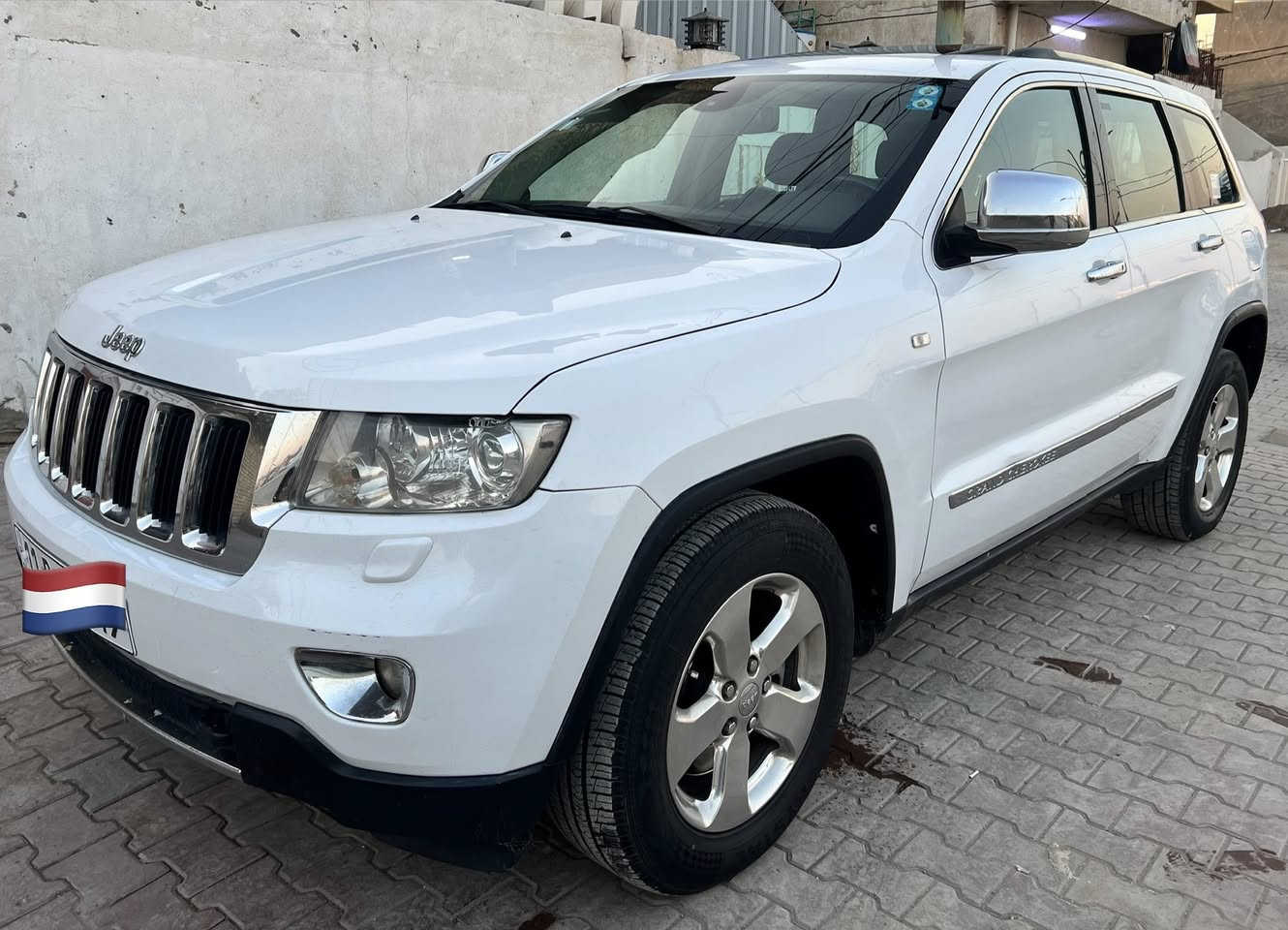 سلام عليكم للبيع
جيب لاريدو خليجي مكفوله رقم بغداد دولي بسمي محرك 6سلندر حاويه جديد
كير جديد فور ويل صدر امامي خلفي جديد
فول مواصفات لمتد هزه جديده تخم اطارات جدد السونار مرفق مكانها الكوت 
السعر 193وبيها مجال ***********
