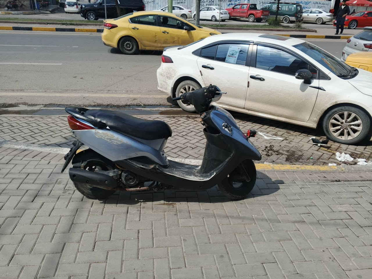 بسم الله الرحمن الرحيم

سلام عليكم  
دراجه بريز نضيقه 
مكينه لانضوح ولا تبخير
مامفتوحه __
تخم تاير جديد 
كفرات بلاديه 
بيه ستم وزوج سماعات 
ابيعه وحد عن سعر الدراجه يعني ميفيدك اشيله لستم 
نواقصه 
كلوبات 
وباتري فقط 
السعر 450 وبيه مجال لطيبين 
مكاني بغداد لعامريه 
***********تصال 
***********واتساب
