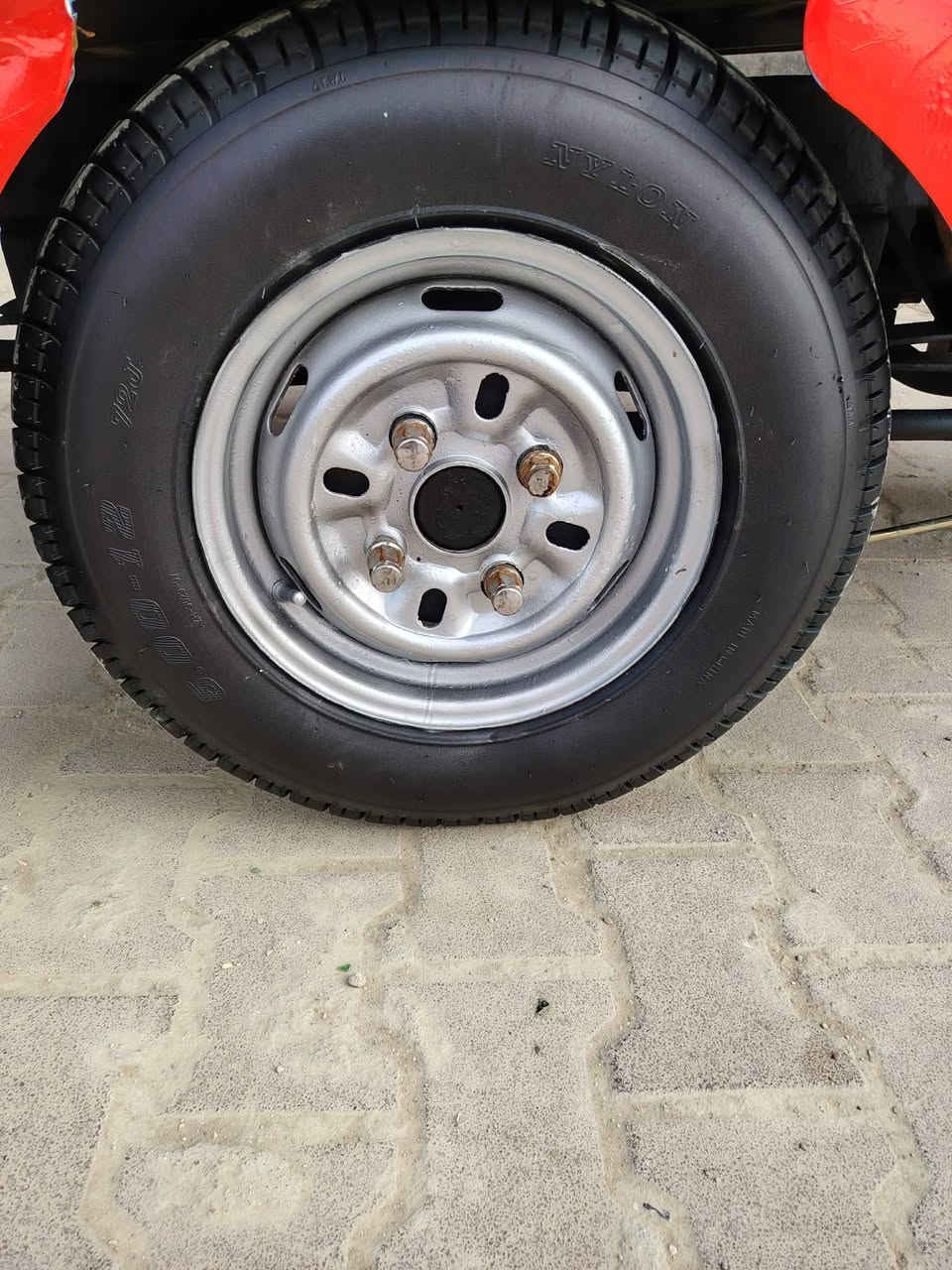 سلام عليكم ستوته للبيع بتره باب اول موديل 2020 كلهه بلاديه الستوته مكفوله كفاله عامه  شاصي وركبه مكفولات بديهه مكفول لاكص ولالحيم ولامعجون فقط مصبوغ صبغ عام حراري أصلي للجماليه تخم كهربايت كله جديد تخم تاير جوبلس جديد اوراق اصوليه اكتبك ويه الوكيل مباشر بليته موجوده دبلات امامي شغال اكسن ومحرك مكفول كير بوكس جديد ملاحضه الستوته شرط الفحص والكفاله ونضافتهه نفس الصور شرط الشراي يتصل ويدلل مكانهه الديوانية مكلف بنشر ***********
