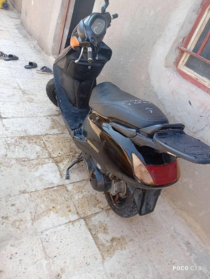 سبيسي ياباني دراجه نضيفه شوفت عينك سعرها 500 وبيها مجال بسيط شراي يتصل وبخدمته ‭
0786 966 9144‬
