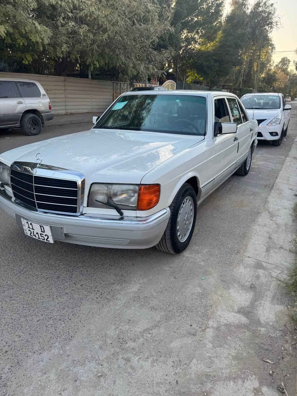 السلام عليكم 
مارسيدس رئاسي موديل 1984 سياره جديده بمعنى الكلمه بلاديه 
مكينة وكير جديد 3000
كهربائيات شغاله .تخم تاير 
مكان السيارة السيدية 
السعر 55$وبيهه مجال
هاتف /*********** مكللف بل النشر بغداد, العراق
