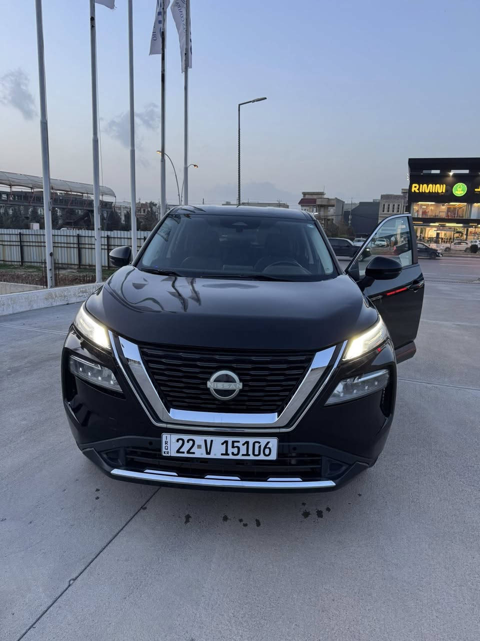 نيسان روج مواصفات 2023sv  
3 سلندر حجم محرك ١٥٠٠ توربو
ماشيه 65 الف ميل 
ضرر بنيد صبغ وايرباك الاستيرن راجع سستم
مكان اربيل 
السعر165 
*********** واتس اب
