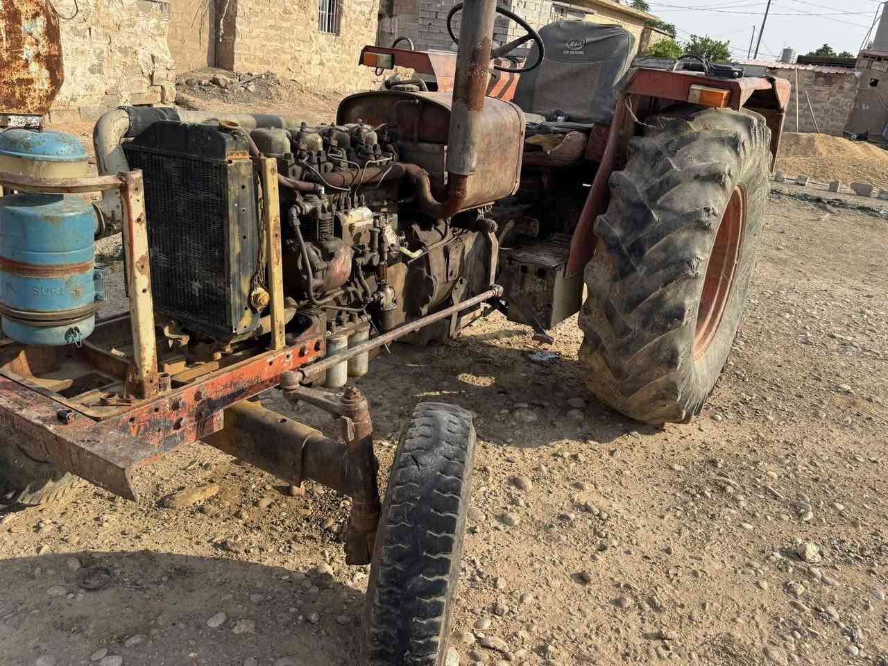 تركتر. عنتر للبيع محرك ٧١   محرك مالته نظيف.  تركتر كامل. تايرات نص عمر   نظيف  عنوان كركوك ناحيه يايجي للاستفسار الاتصال على رقم ***********
