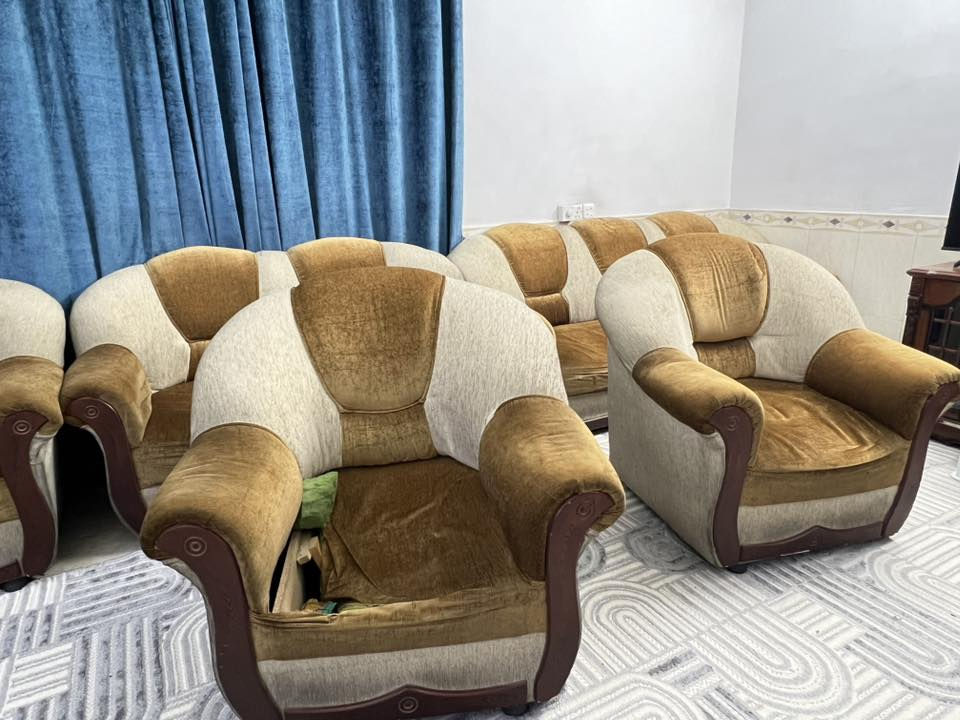 قنفات تركية للبيع – عدد 5 قطع
الحالة متوسطة، صالحة للاستخدام ومريحة.

:

 2 قطع حجم كبير

 1 قطع حجم وسط

 2 قطعة حجم صغير

السعر 200 الف وبيهن مجال

اللون كما موضح بالصور

العنوان نجف 

***********

***********
