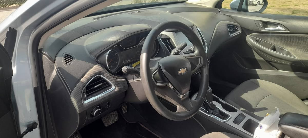 سلام عليكم
كروز موديل ١٧ محرك تيربو 
حادثه جاملغ امامي أيمن 
بدون شواصي 
غرفه جديده لون اسود + رصاصي 
صبغ جاملغ الامامي الأيمن +بنيد 
مكينه جديده لا تنقيص ولا بخار كفاله كير جديد .كفاله
راديتر ماء جديده +ماء AC Delco اصلي 
تبريد تدفئه كهربائيات 
ماشيه 115 الف كم 
رقم واسط مشروع وطني 
حداديه الصدر يحتاج فقط زوج طبلات امامي
مكان السياره بغداد الكرخ 
السعر ٨٥ بيه مجال قليل 
تفاصيل أكثر ***********
