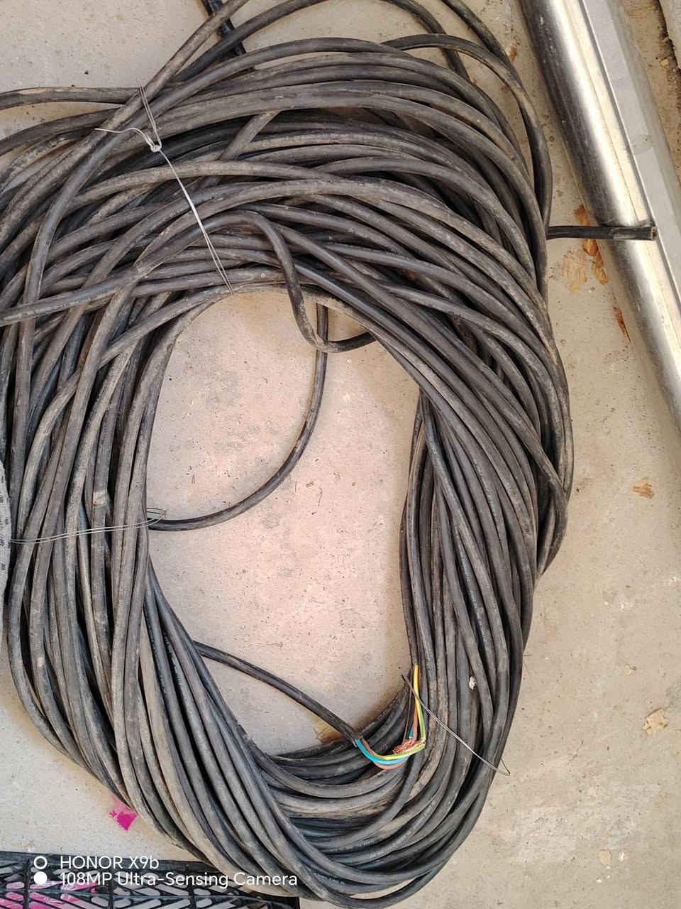 مكلف با النشر متاح غطاس 5 ونص حصان ثريفيز كامل هوه ملحقاتو بس شغل مشتغل 3 تشهر فقط لاستفسار ***********

