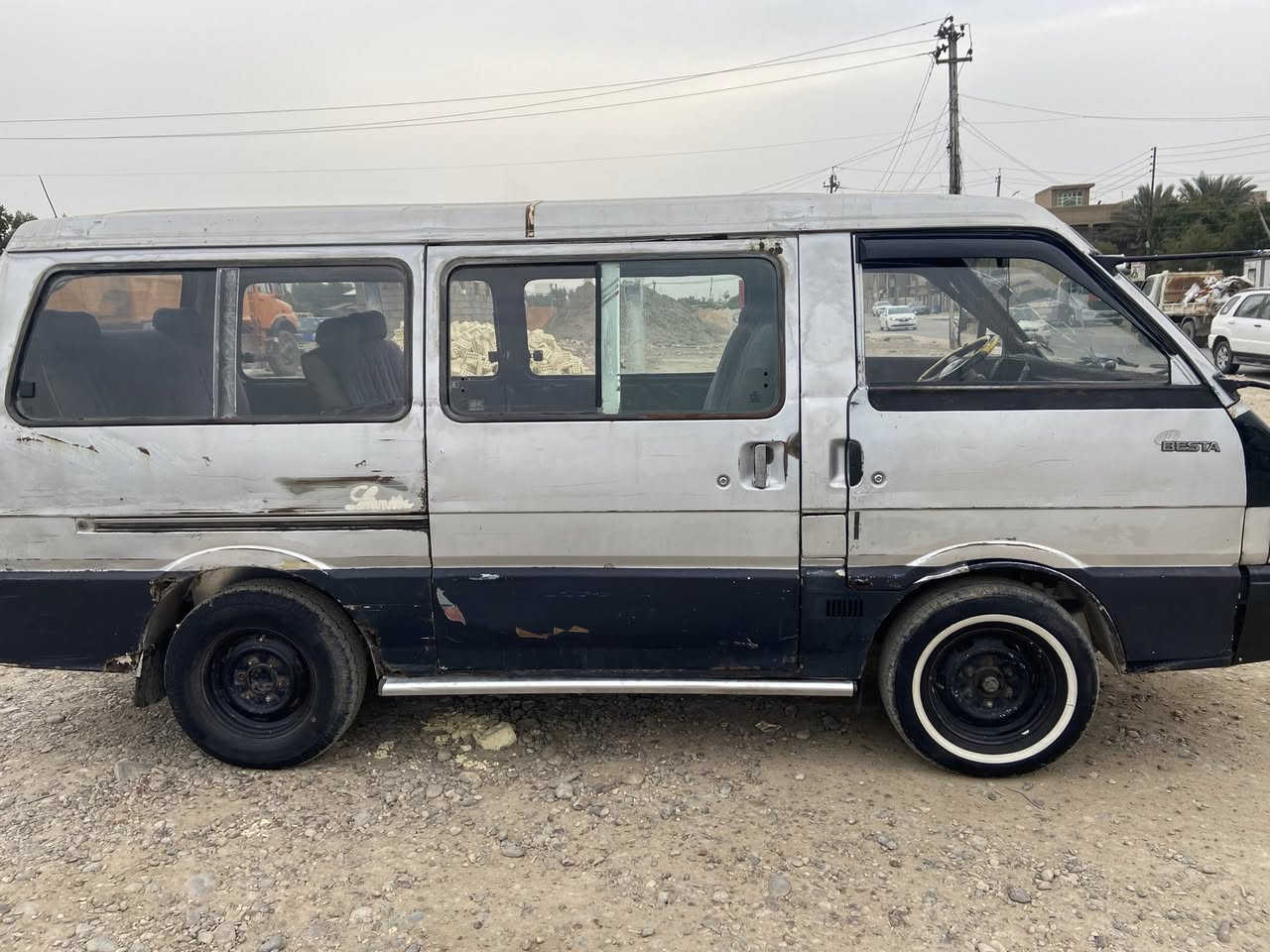 السلام عليكم كيا بستا للبيع موديل 1994 كير ومكينه وكسن خير من الله تخم تايرات جدد كهربائيات كله شغاله المكان الدوره حي اسيا رقم الهاتف ***********/***********
