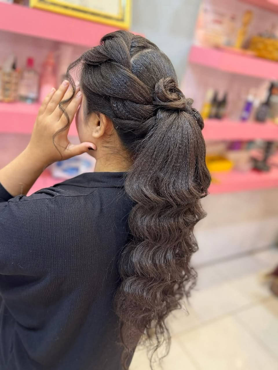 ✨💥 صالون لانا يقدم لكِ أجمل العروض وبأسعار تنافسية لا تُفوت! 🎉
*********** ☎️ واتساب
👰 تجهيز العروس بالكامل:
✅ رموش، عدسات، طلاء جسم، تنظيف بشرة، مع هدية مميزة 🎁
💸 بسعر خاص:200 ألف فقط!

🎉 عروض خاصة للمدعوات 🎉
💄 تسريحة + مكياج: 40 ألف فقط
💋 مكياج مدعوة: 20 ألف فقط

💍 باقة عقد القران:
👰 مكياج + تسريحة: 100 ألف

🌸 حنّة العروس:
✨ فقط بـ 75 ألف

🧖‍♀️ تنظيف البشرة والعناية:

تنظيف بشرة + واكس وجه: 15 ألف
تنظيف بشرة فقط: 10 ألف
💇‍♀️ عروض صبغ الشعر مع التخصيل:

شعر قصير: 40 ألف
شعر متوسط: 50 ألف
شعر طويل: 65 ألف

✂️ قص الشعر والعناية:
قص شعر + تنظيف بشرة + واكس وجه: 25 ألف
شسوار + قص شعر: 15 الف فقط🚿

💆‍♀️ معالجات الشعر:

الشعر القصير: 50 ألف
الشعر المتوسط: 75 ألف
الشعر الطويل: بعد المعاينة ويتراوح السعر من 100الى 150

✨ اختاري الأناقة والتميز بأسعار تناسب الجميع! ✨

📍 العنوان: حلة شارع 40، مقابل مطعم صاج البندقية، داخل فرع ريحانة سابقاً.
📞 للحجز والاستفسار: *********** ☎️ واتساب
00776 449 8488☎️ واتساب
💖 احجزي الآن وكوني نجمة المناسبة! 💖
