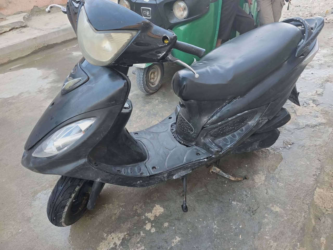 دراجه جي فور مكينه مامفتوحه شلعه ومعدل دراجه كلشي شغال بيها ونضيفه
مكاني ناصريه قضاء الغراف مستعجل ع البيع سعر ٦٠٠
***********
