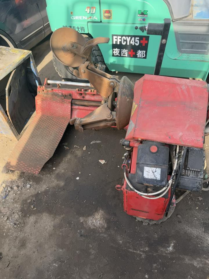 خالعه ايطالي حجم 26 🇮🇹
عنوان بغداد باب الشيخ محلات النور 

***********
