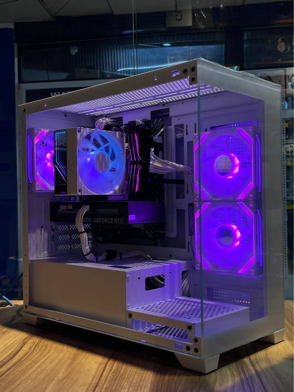 پیسی گەیمیمگ 
Pc gaming 

CPU: i5-14400F
Motherboard: H610M-K D4 ASUS PRIME 
GPU: RTX 5060 8GB 
RAM: 16GB 2x8 3200MHZ TFORCE RGB
STROGE: 512GB SSD NVME 
PSU: 650W+80 
COOLER: AIRCOOLER JUNGLE 
CASE: AIGO 3FAN ARGB أربيل, العراق


**إذا كنت صاحب هذا الإعلان وتريد حذفه لأي سبب، رجاءا أرسل رسالة إلى الدعم الفني**