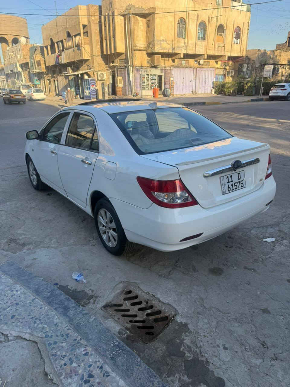 السلام عليكم بي واي دي اف ثري موديل 11 رقم بغداد دولي بسمي هزه جديده بيها صبغ ربع جاملغ امامي وشبر بل جاملغ الخلفي كير مكينه تبريد صدر امامي خلفي كفاله كهربائياتها كلها شغاله لايت زنون مكانها بغداد الكرخ السعر 54 وبيها مجال بسيط ***********
