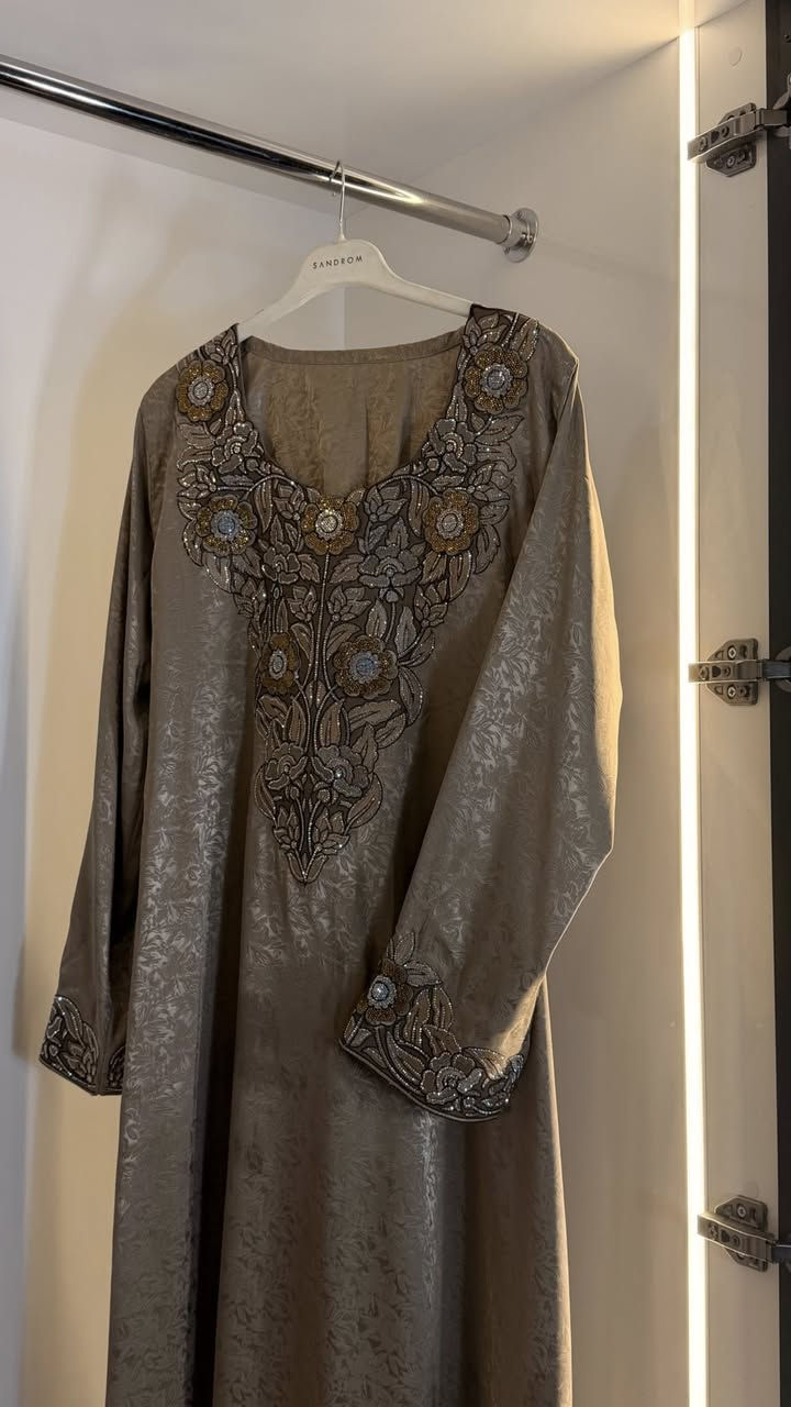 توفر مخور حرير شيك يدوي مخيط كامل بسعر مناسب


**إذا كنت صاحب هذا الإعلان وتريد حذفه لأي سبب، رجاءا أرسل رسالة إلى الدعم الفني**