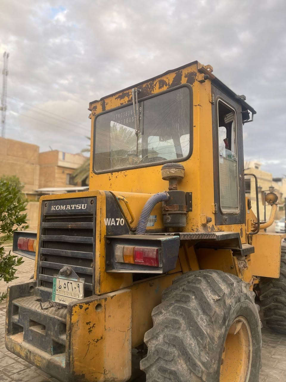 شفل كوماتسو 70
2009
بغداد باسمي 
كيرر مكينه اكسل مكفولات 
رقم::***********
السعر ::175
