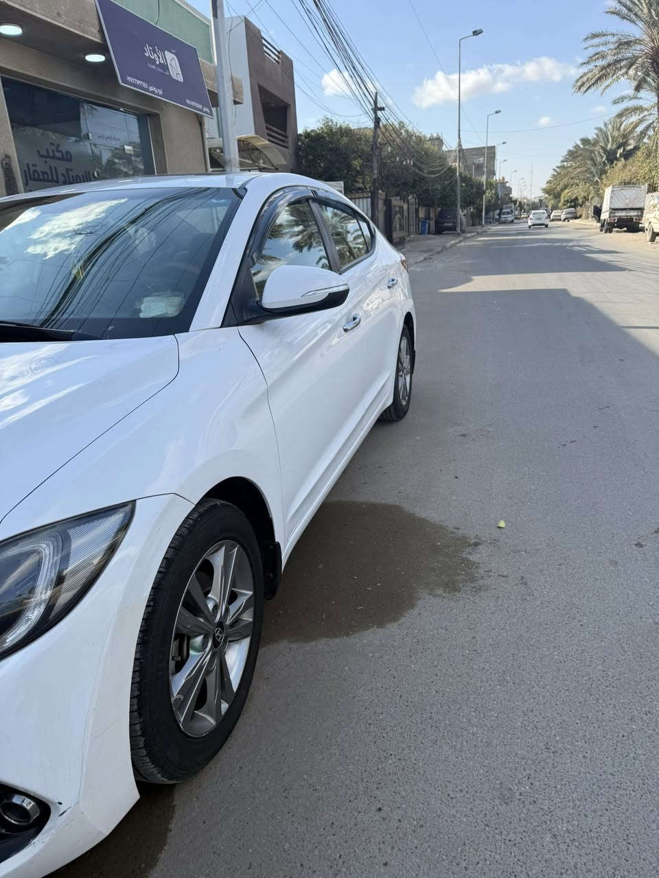 السلام عليكم من رخصه الادمن للبيع النترا 2018 خليجي باسمي سنويه ل 2029 رقم دولي السياره مكفوله من محرك وصدر وكير وتبريد كله مكفول السياره نص فول 
كامره دواره فتحه تحكم سترين 
السياره بيه صبغ فقط هذا الماشر بصوره وبيها بدوسه طعجه هم موضحه بالصوره الباقي كله مكفول 
السعر 143وبيها مجال بصيط 
العنوان بغداد الكريعات 
رقم الهاتف ***********
