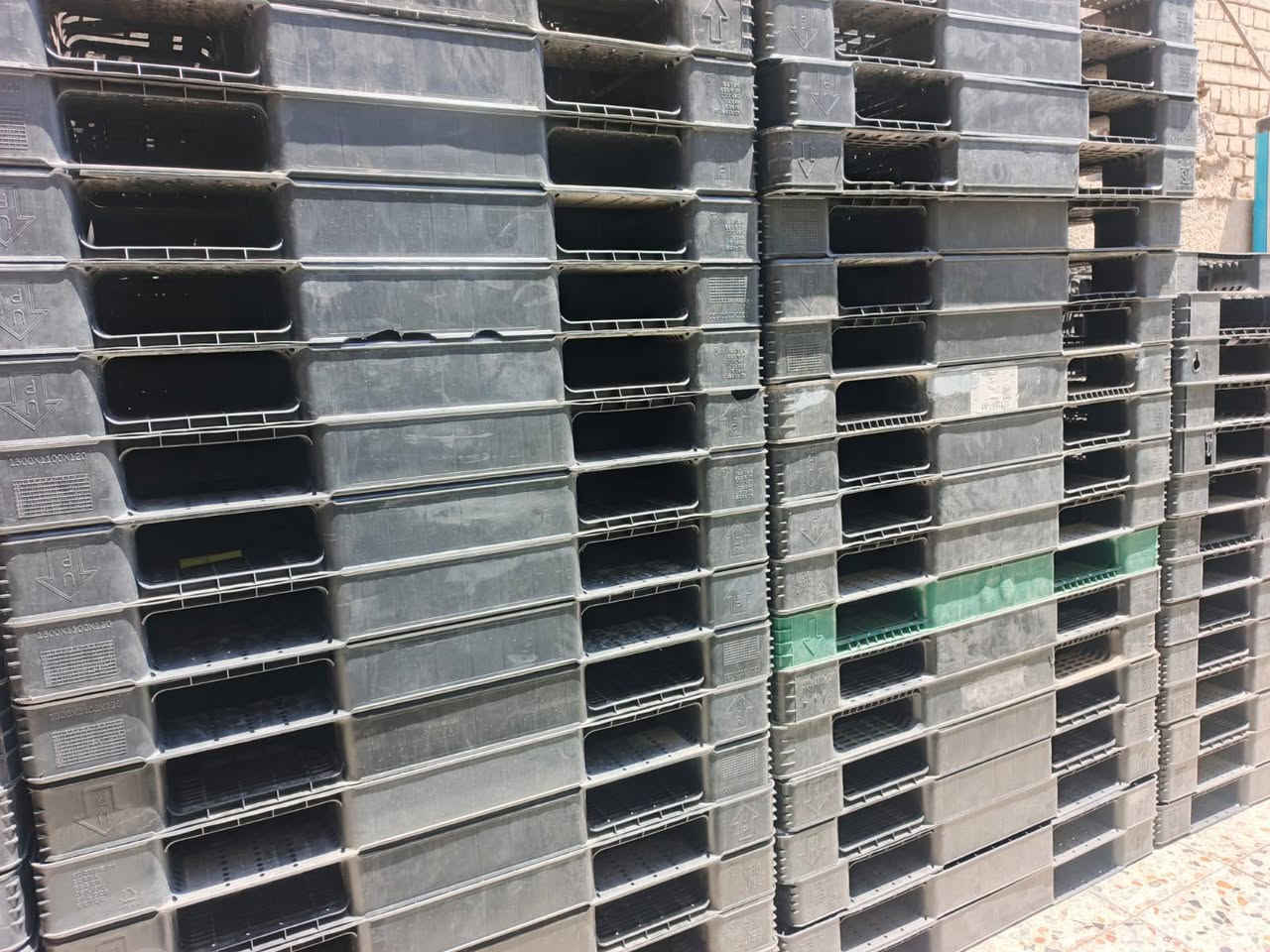سكيب 130x110 الوزن 9كيلو العدد 70 قطعه السعر 11الف مطروح مكاني بغداد الطالبيه ***********
