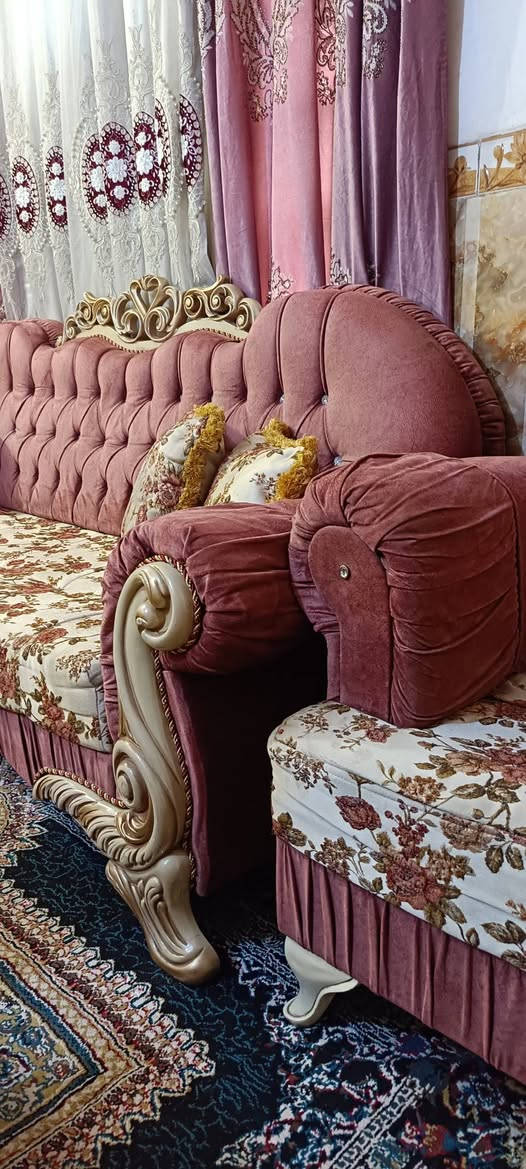 تخم ملكي زان تركي 10 مقاعد نضيف مابي اي عيب شغل ثكيل كلش مستعجل عل بيع السعر 450 الف مكان بغداد سبع البور الشراي يخابر ***********
