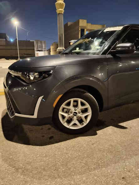 السلام عليكم
سياره لبيع 
نوع الشركه كيا صول
الفه LX
مديل 2024
مواصفات امريكيه 
حجم المحرك 2,000
لون السياره فيلي 
لون داخل السياره اسود 
مواصفات الداخليه 
مدخل AUX/USB
اكياس هوائيه
تحكم مقاعد كهرباء
تحكم مقاعد
زجاج كهرباء
مكيف
نظام انذار 
مواصفات الخارجيه 
انور نهاريه 
اطار احتياطي 
جنوط 
دخول بدون مفتاح 
مرايا قابله للطي كهربائيا 
مرايا كهربائيه
مصابيح زينون 
مصابيح ليد 
مواصفات التقنيه 
ابل كار بلاي
اندىرويد اوتو
اوامر صوتيه 
بروجكتر
بلتوث
تشغيل عن بعد 
تنبيه الاصطدام الامامي 
تنبيه النقاط العمياء 
تنبيه مغادره المسار 
حساس ضغط الاطارات 
رادار 
شاشه لمس 
شاشه وسائط
قفل الباب تلقائي
كامرا خلفيه 
مانع انزلاق
مثبت سرعه
 مساعد الاصطفاف
نظام تعليق رياضي 
نظام ملاحه/خرائط
شكل السياره الخارجي /اس يو في 
تدد المقاعد 4
مستعمل
ماشيه السياره 21,000الاف
حادث السياره المدكر الخلفي والباب الخلفي جه السائق الباب مبدل 
السياره مكمركه وكامله 
سعر السياره ب15,000 وبيه مجال
عنوان السياره البصره ياسين خريبط قرب محطه الوقود المصافي الخليج 
رقم الاتصال ***********
