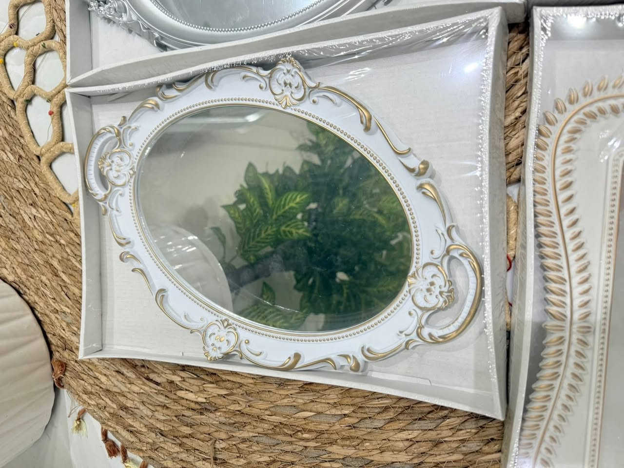 توفرت صواني اشكال مختله🤍

____

📍عنوان المحل بغداد شهداء السيديه قرب اسواق اوسي 

توجد خدمة توصيل 🚚 

***********

متواجدين داخل المحل من الساعه 10 صباحاً الى الساعه 10 مساءً 🕰️

اتنورونا🤍

حساب على الإنستغرام (fn_masara)
