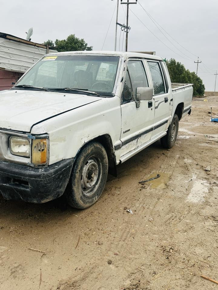 سلام عليكم للبيع بيكم مستوبيشي اوتماتيك  تخم تاير جديد باتري جديد تبريد شغال مكينه وكير مكفولات رقم ذي قار سنويه منتهيه السعر30 وبيهه مجال  المكان البصره القرنه الهاتف ***********
