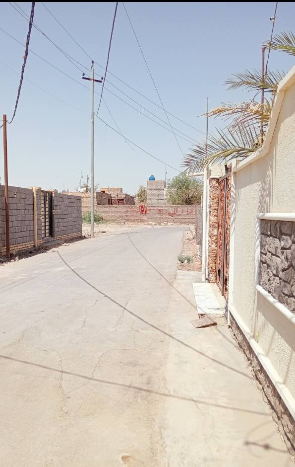 السلام عليكم اخوان بيت للبيع زراعي المساحه 200 البناء بلوك عكاده خدمات كامله عد البوعظم بين الجسرين الاستفسار على الرقم او واتساب ***********
