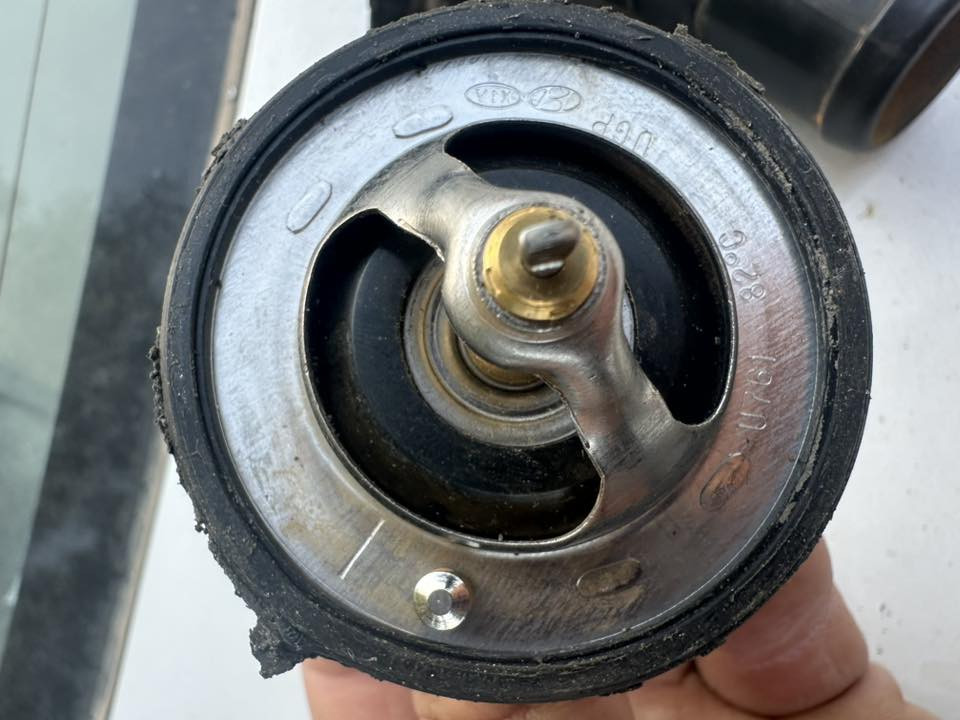 غراض مال سياره تفصيخ ع فحص  كله اصلي. شركة  مكاني نجف ***********
