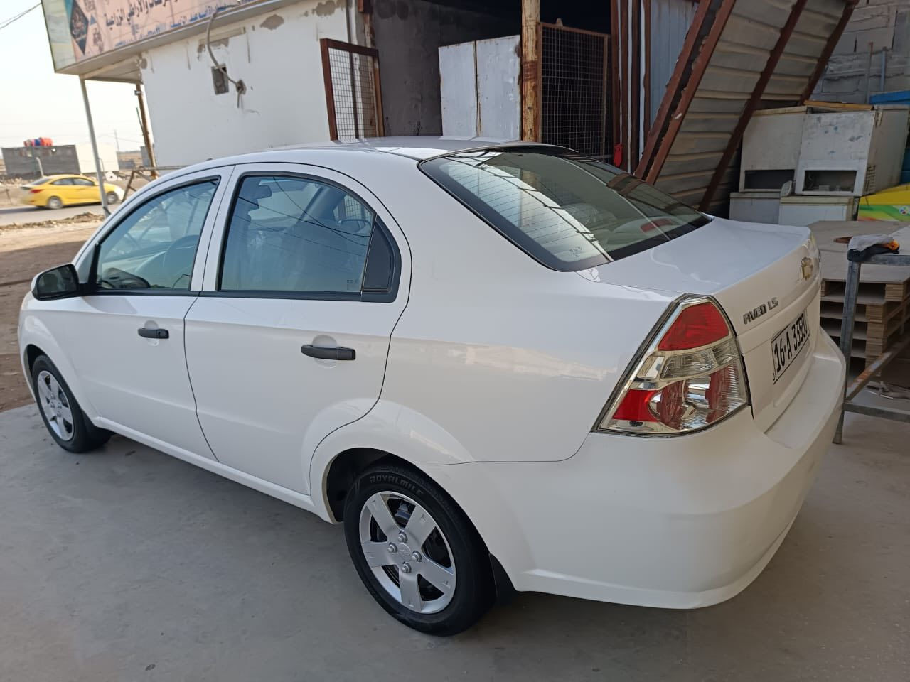 لسلام عليكم افيو للبيع موديل 2010 مكفول كفالة عامة من ضربة وصبغ وتبديل شرط سونار. سعر 87 وبيهة مجال شراي يتصل ***********
