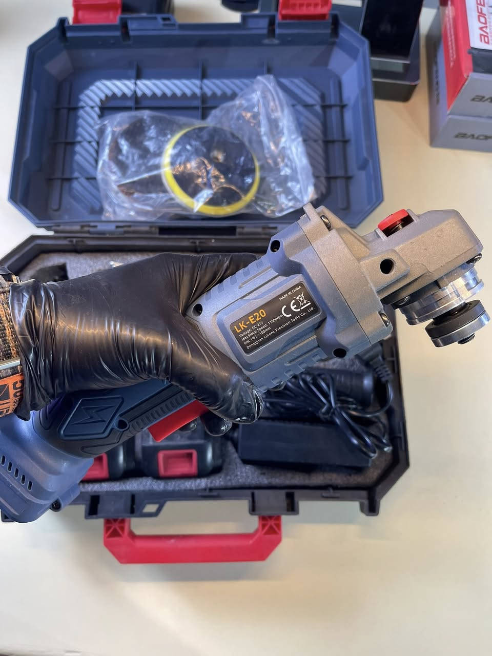 كوسرة شحن ( زوايا .. وبوليش ) من ماركةً ( LIHONK) وارد أوربي 
🔴 بطاريات عدد (2) .. 21 فولت + شاحنة 
🔴كافة ملحقاتها + احجار عدد (5) 
السعر (40 الف ) 
🔴متوفر خدمة توصيل 🚚


**إذا كنت صاحب هذا الإعلان وتريد حذفه لأي سبب، رجاءا أرسل رسالة إلى الدعم الفني**