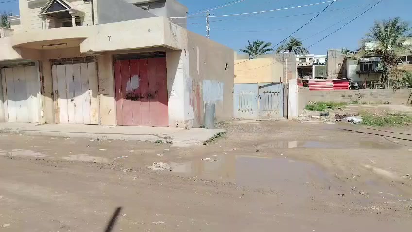 #عقار_للبيع..
(قطعة مع محلات) موقع تجاري

#المساحة (405) طابو ملك صرف 

#موقع_العقار 
(حي المعمل. مدخل عمارة الخيرات. مقابل ماركت ابو الحسن)

#للاستفسار 
*********** / ***********
