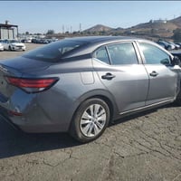 عندي نيسان سنترا موديل 24 واصله للحره السعر 70 اتصال.   07814900628