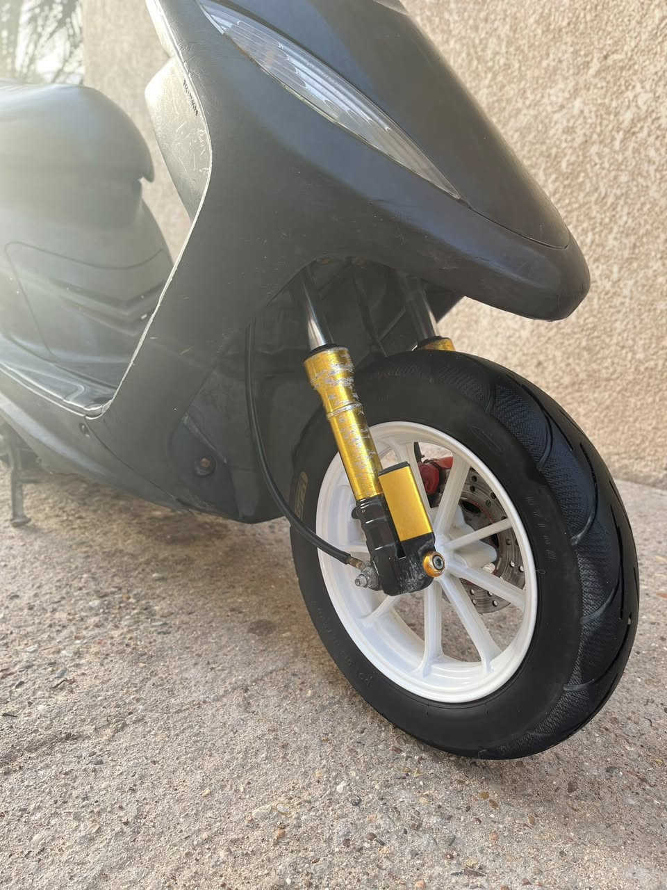 السلام عليكم ماكس عدله ياباني للبيع دراجه رمبه كفاله عامه كهربائيات كله شغاله دراجه بوشه 49 بلاديه بيه شلعه ومعدل تخبل كفراته الاصليه مختمه دراجه ختم واحد ويه المكينه بريكات امامي وخلفي شغالات دراجه ملاح ونضافه تخبل مكينه خرسه ماتنسمع مابيه لا نضوح ولا تنقيص ولا تبخير بيه ويل نجمه الاصلي وتخم تايرات جدد كله كامله مابيه اي نقص شغاله بكل وقت نص نكره وتخبل نعومته العنوان البصرة التنومه والسعر خاص وانا بخدمت الشراي رقم الهاتف للتواصل ***********
