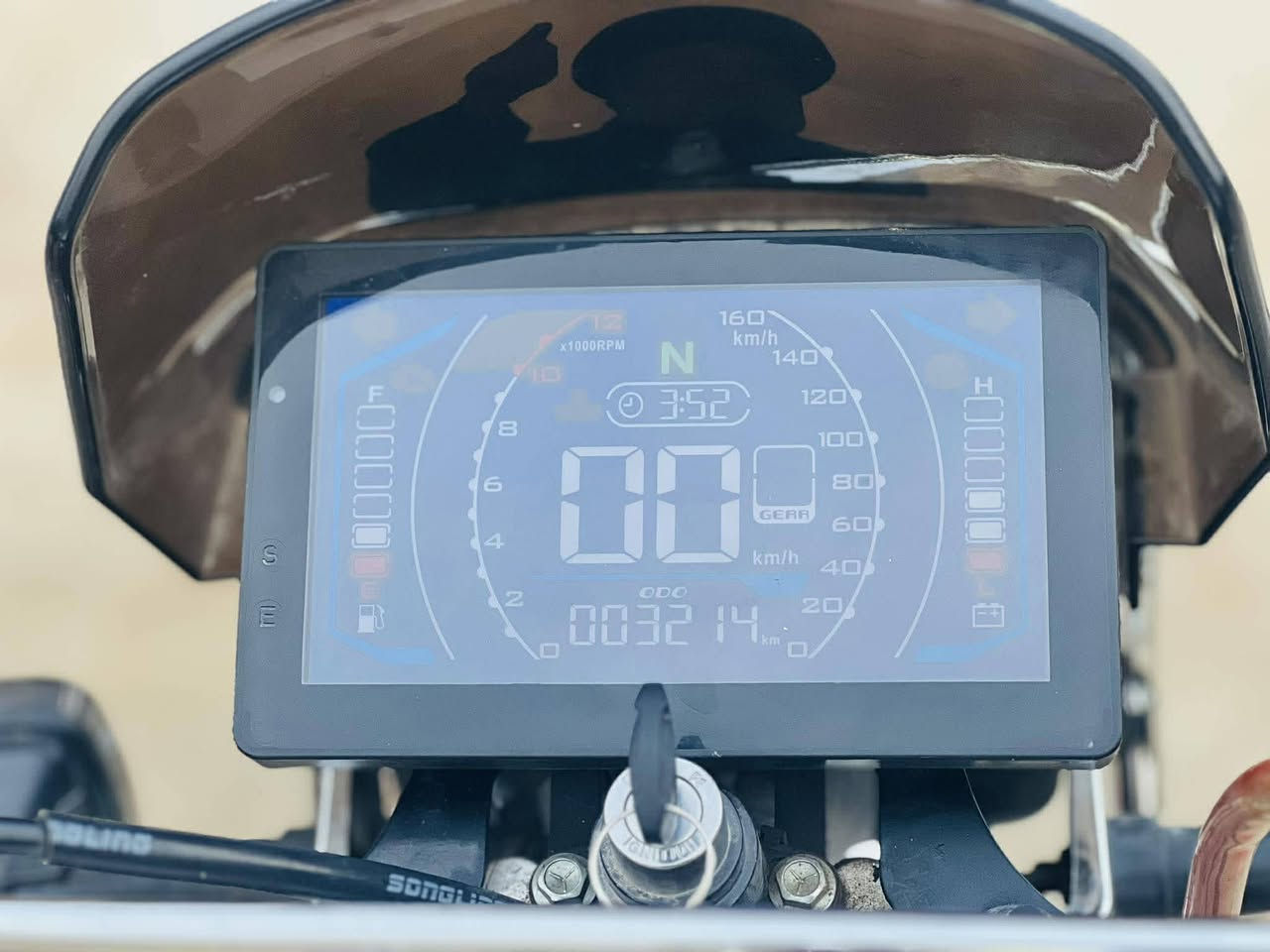 ياالله 

جوه سوك انبيع 

سلام عليكم شباب دراجه سيفان للبيع  

لون بنفسجي 

درجة خير من الله شلعه معدل 

موديل 26محرك 200 cc

سعرهه780وبيهه مجال للطيبين هه***********

مكاني ديالى ناحيه السلام . قريت  (  اصريوات)📍📍

والي مايعرف بسعارهن ﻼ يكسر بحلال العالم 

نورنه بكلمه مثل وجهك الطيب
