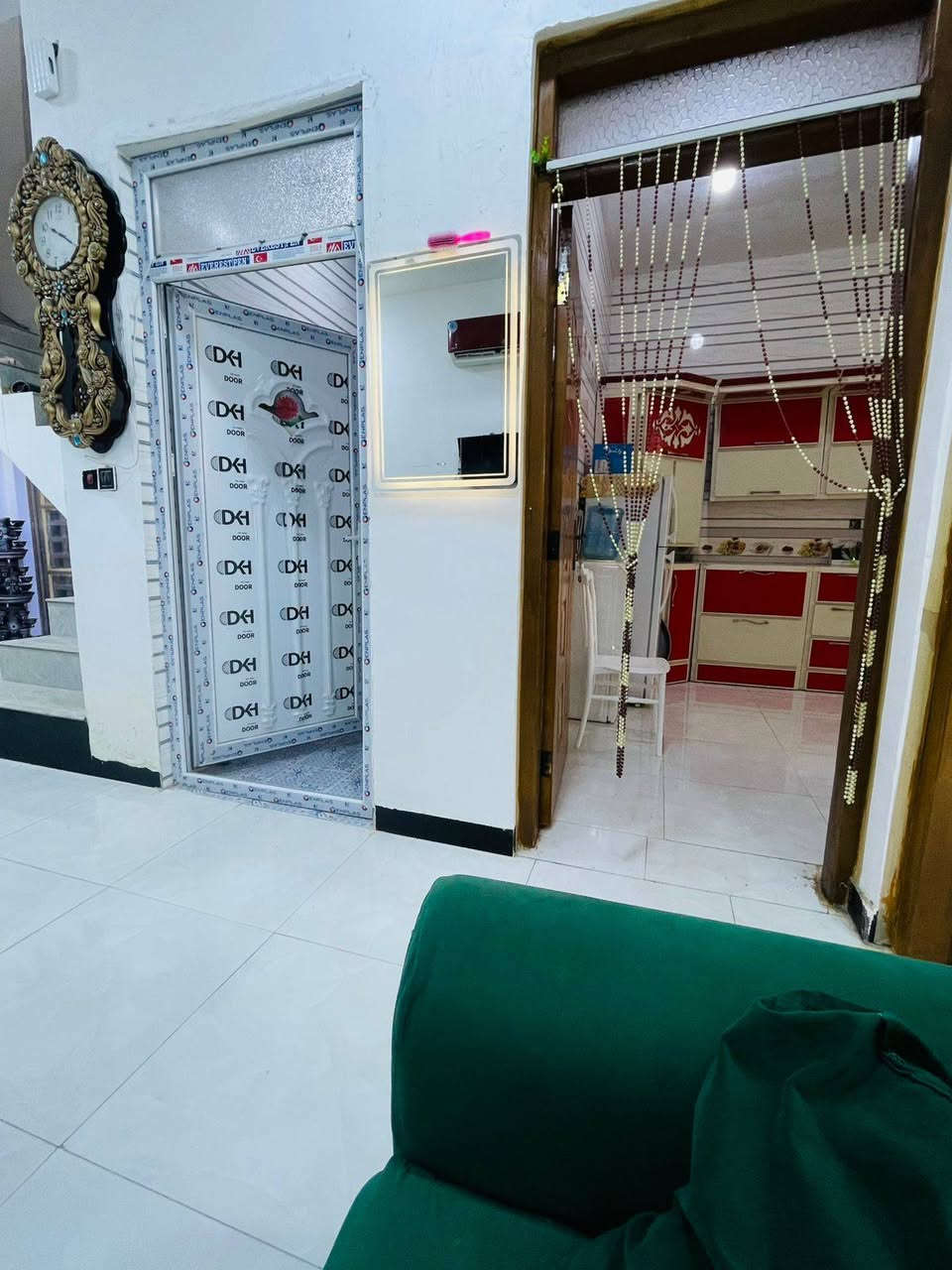 دار للبيع مساحه ١٥٠ متر طابو صرف

علشارع ٢٠ متر تبليط

وساحه

العنوان ابي غرق حي معلمين ١١٩

يحتوي علئ غرفتين نوم بناء حديث البيت

***********
