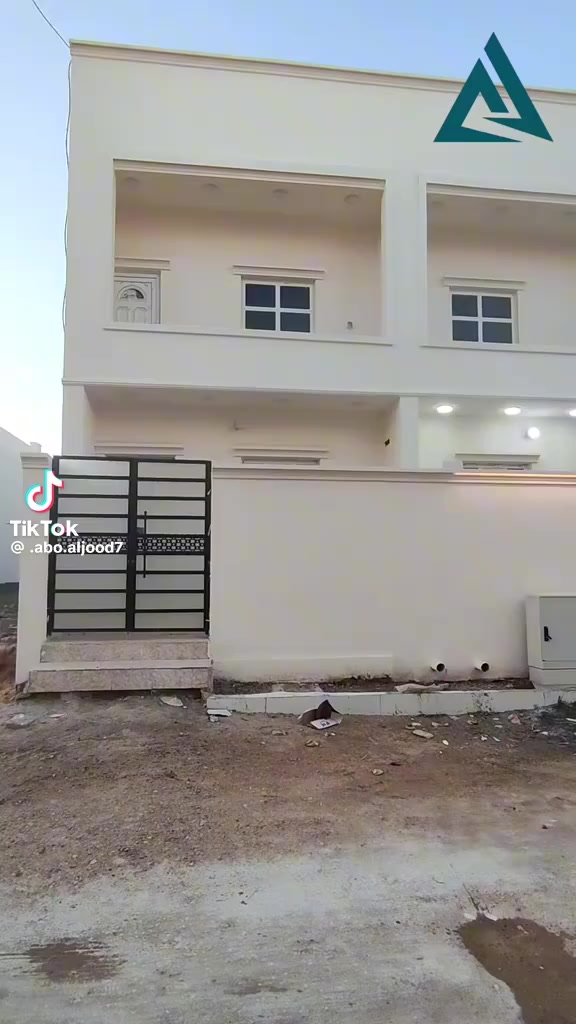 للبيع في منطقه الزراعه خلف مطعم الدله ***********
