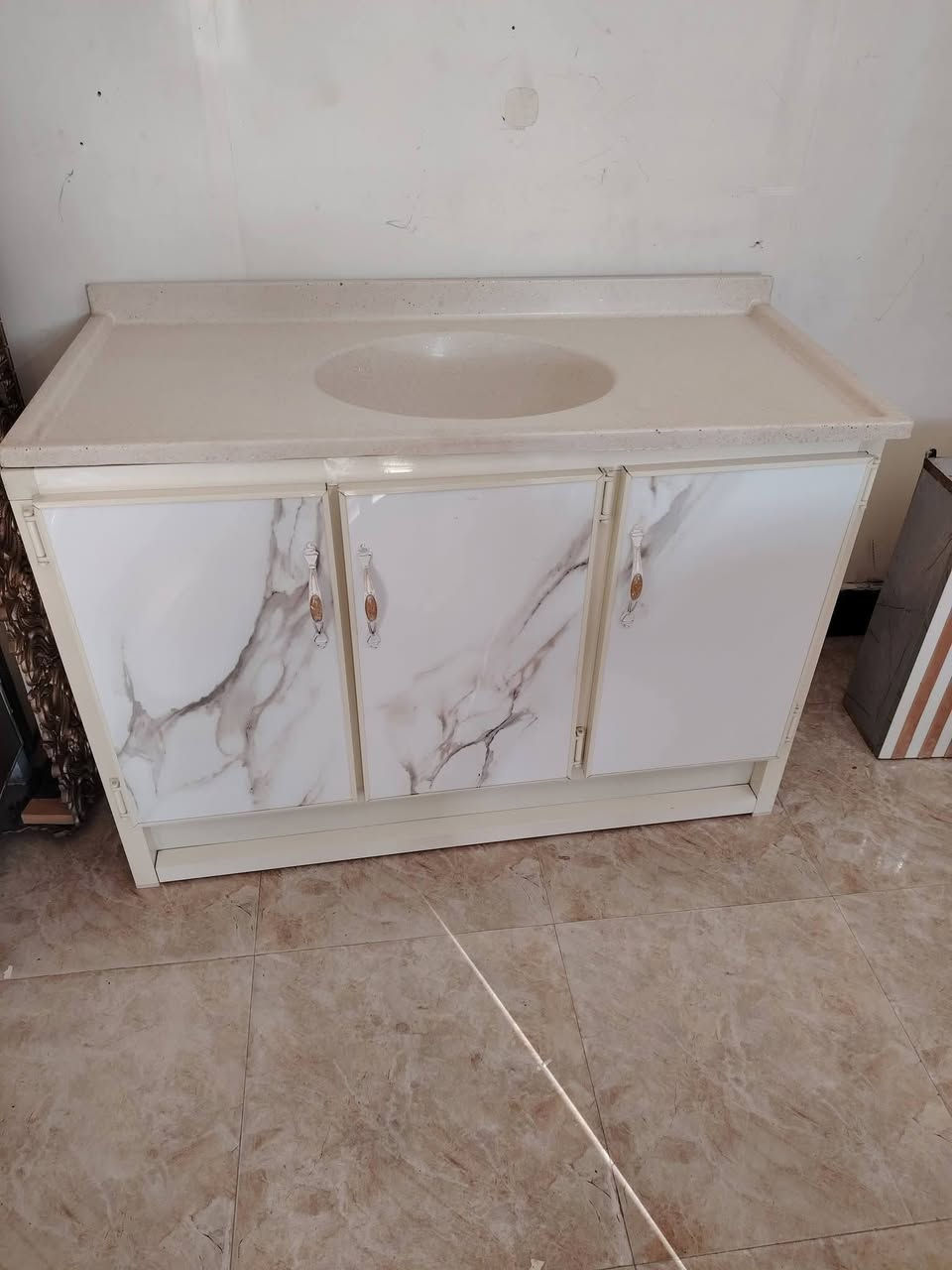 طباخ شغل بشرط على فحص كلش نصيف سعر ١٠٠ الف سنك مرمر عدد 2 كلش نصيف سعر لواحد ١٠٠ الف العنوان الفلوجة


**إذا كنت صاحب هذا الإعلان وتريد حذفه لأي سبب، رجاءا أرسل رسالة إلى الدعم الفني**