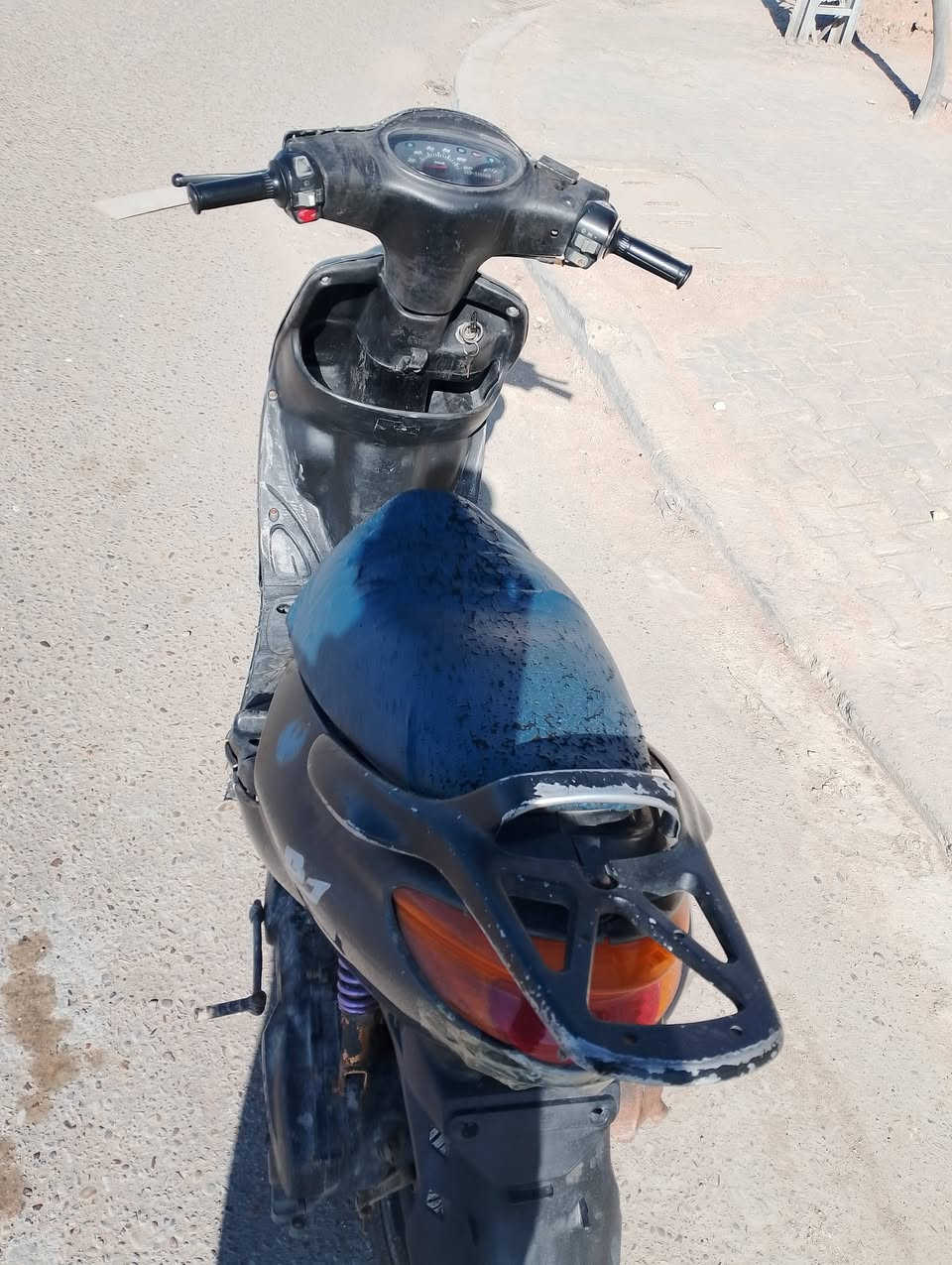 سلام عليكم دراجة اكزز 120 خبط مكينه مجفته بس مو عندي صارلها فترى طويله عندي تايرات جدد كهربائيات شغاله اشاير لايت بك لايت و السلف يحتاجله باتري و و خلل بالدكمه مال السلف يحتاجلها تبديل الدراجة هندر واحد تشتغل الصبح ما تعب بالتشغيل السعر 350 وبيها مجال العنوان البصرة التنومة اخوان موجود واتساب رقمي ***********
