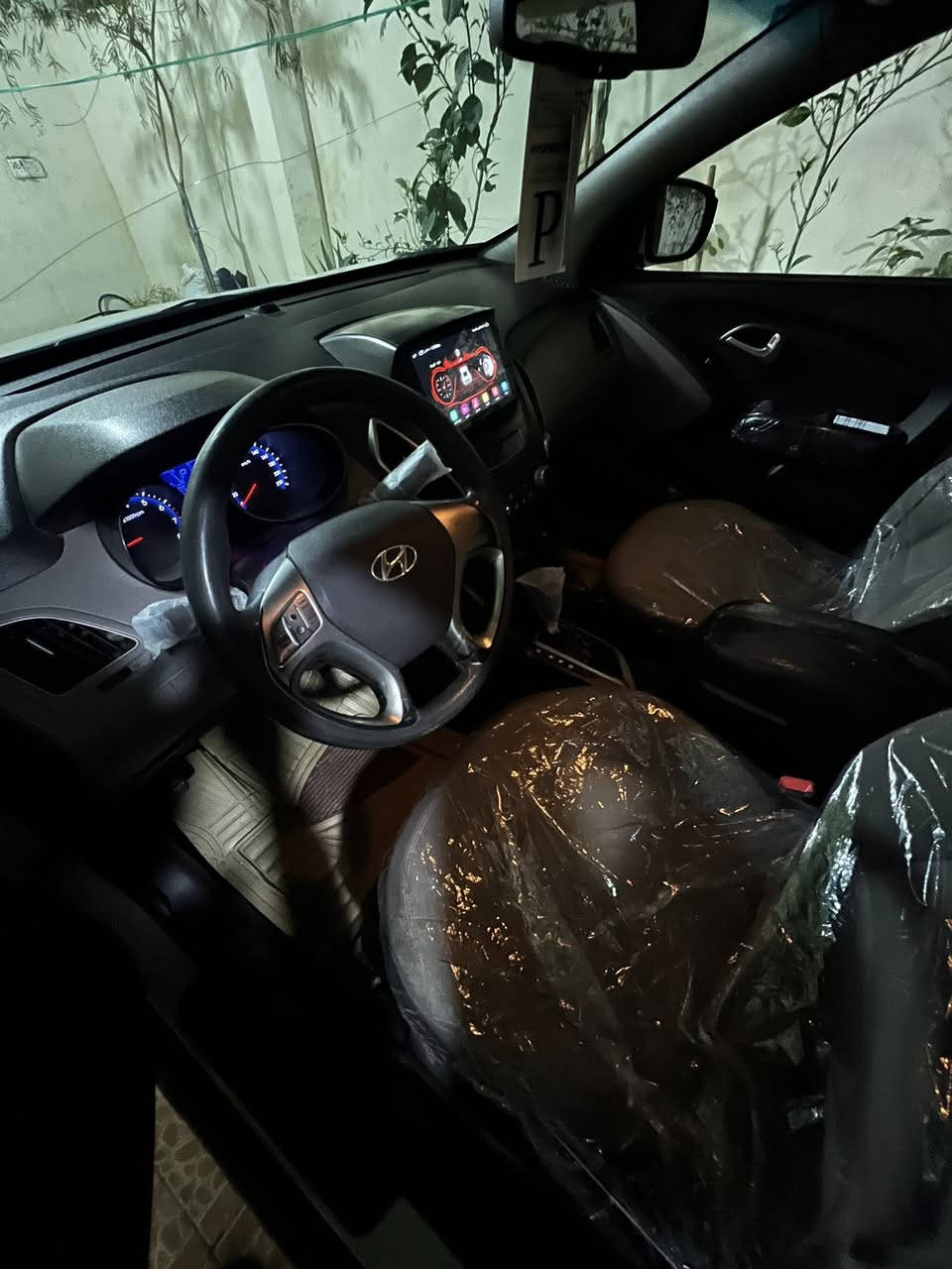 سلام عليكم
للبيع توسان 2012 خليجي فول

رقم كركوك انكليزي تحويل بكل مكان 
سياره جاهزه من الاخير
كير محرك مكفول من الصرف والتبخير

تخم تايرات جديد
السياره نضيفه مكفوله من الفتح والتبديل
فقط بيها صبغ مثل مامذكور بالمنشور 🛑
وبارد قليل بالجاملغ
اماكن تكحيل 
السياره احلى من الصور
🛑السعر 12,800$ بي مجال بسيط🛑
مكان السياره صلاح الدين  تكريت 
للاستفسار اتصال ***********
