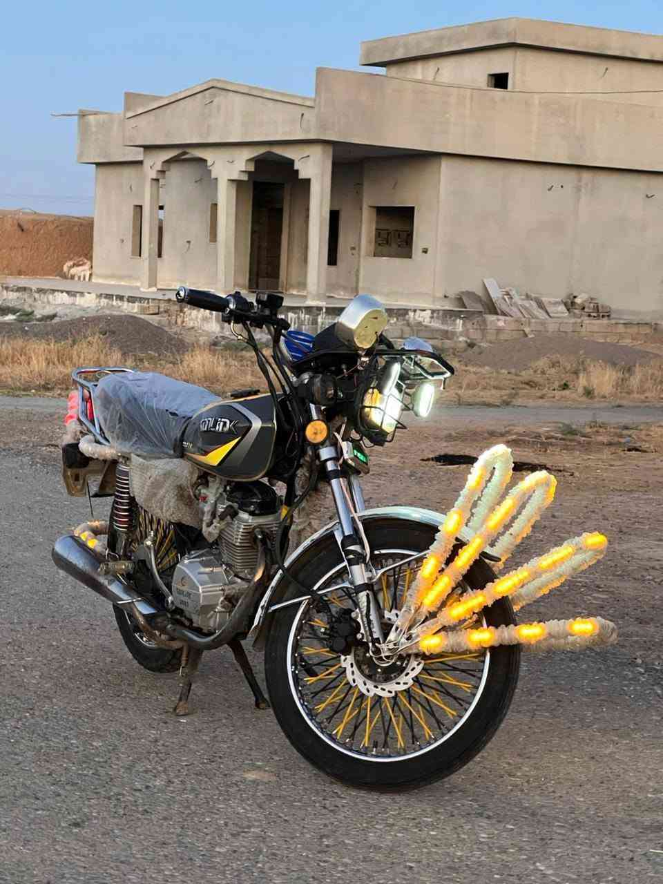 السلام عليكم سولنك✈️🏍️ ٤ گير موديل ٢٣ حيل جديد نضيف كهربائيات كامل شغاله ماتصرف الف دينار عليه غير بانزين السعر مناسب جدا (٤٧٠) وبي مجال *********** اتصال  اما واتساب
نشاط فول  ✈️🏍️
