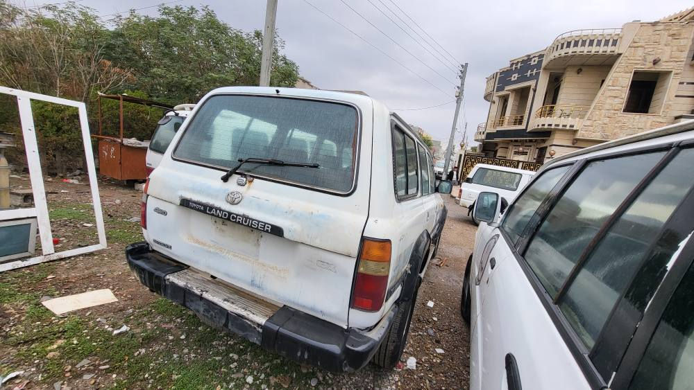 سلاو تويوتا لانكروزر ليلاعلوى مديل١٩٩٧مزايده كتابى مزايده ى له كه له مكينه كيرده بل اكسل به شه رت مكينه جوارونيو مونيكايه جوار تايه ى سفرى له زيره ته نهابوياخيكى ده ويت ناوى لوك لوكه تبريد ته قه وره قه به شه رت.*********** كالار, السليمانية
