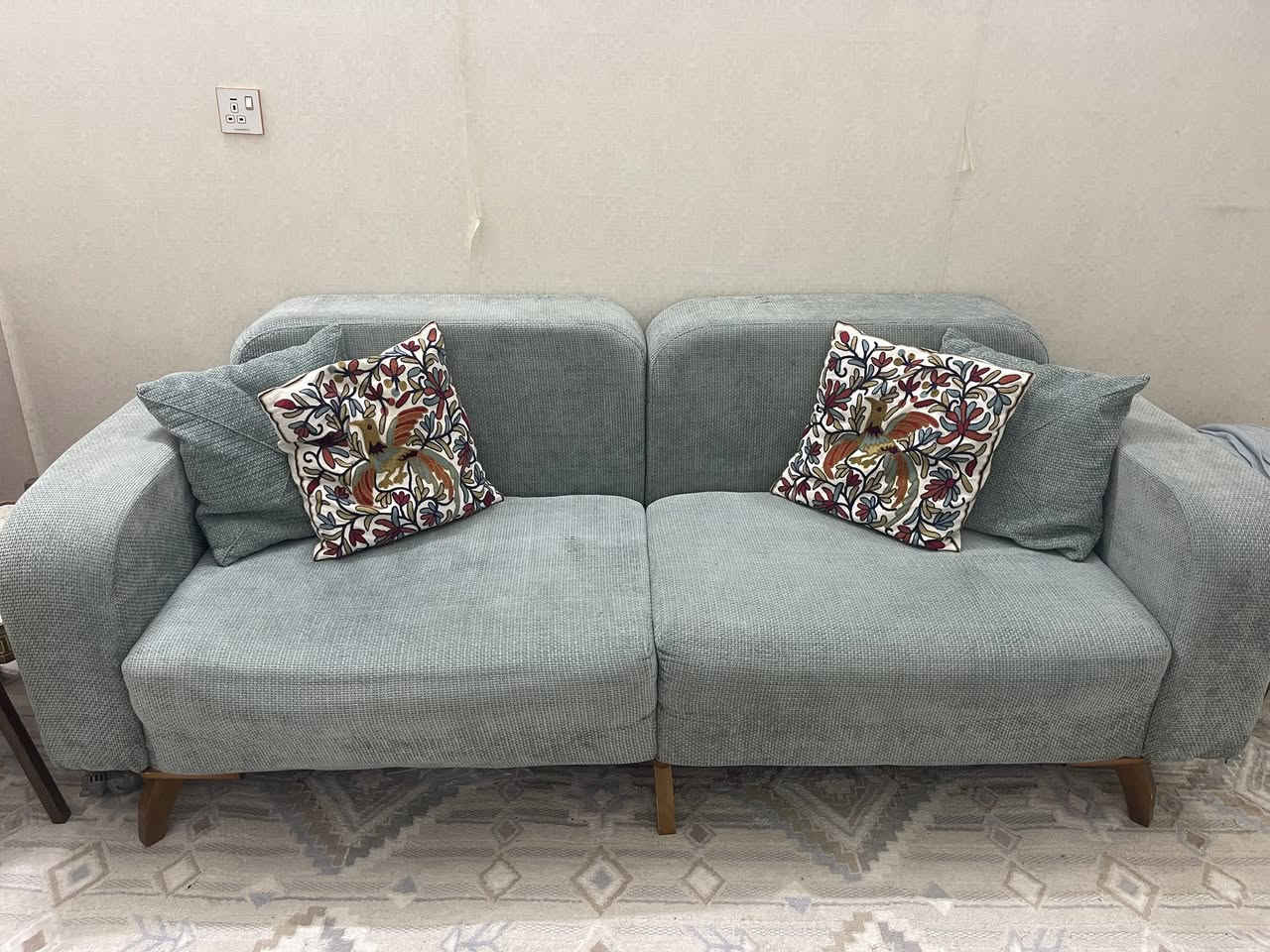 تخم ٨ مقاعد في حالة جيدة جداً في منطقة السيدية


**إذا كنت صاحب هذا الإعلان وتريد حذفه لأي سبب، رجاءا أرسل رسالة إلى الدعم الفني**